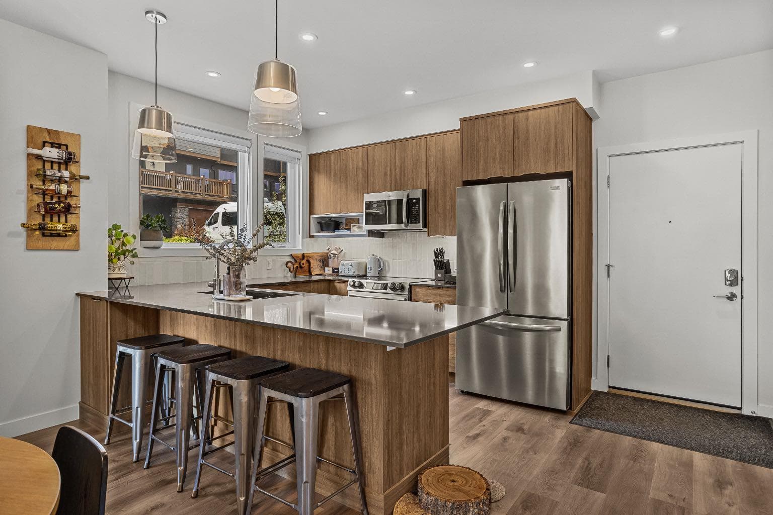 204i, 209 Stewart Creek Rise — photo 4