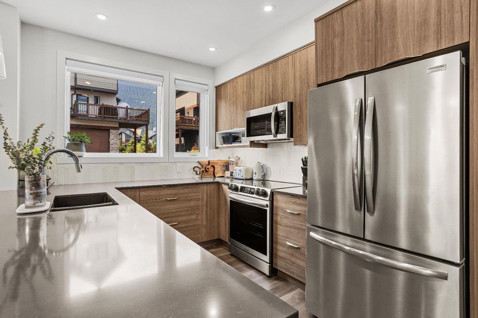 204i, 209 Stewart Creek Rise — photo 5