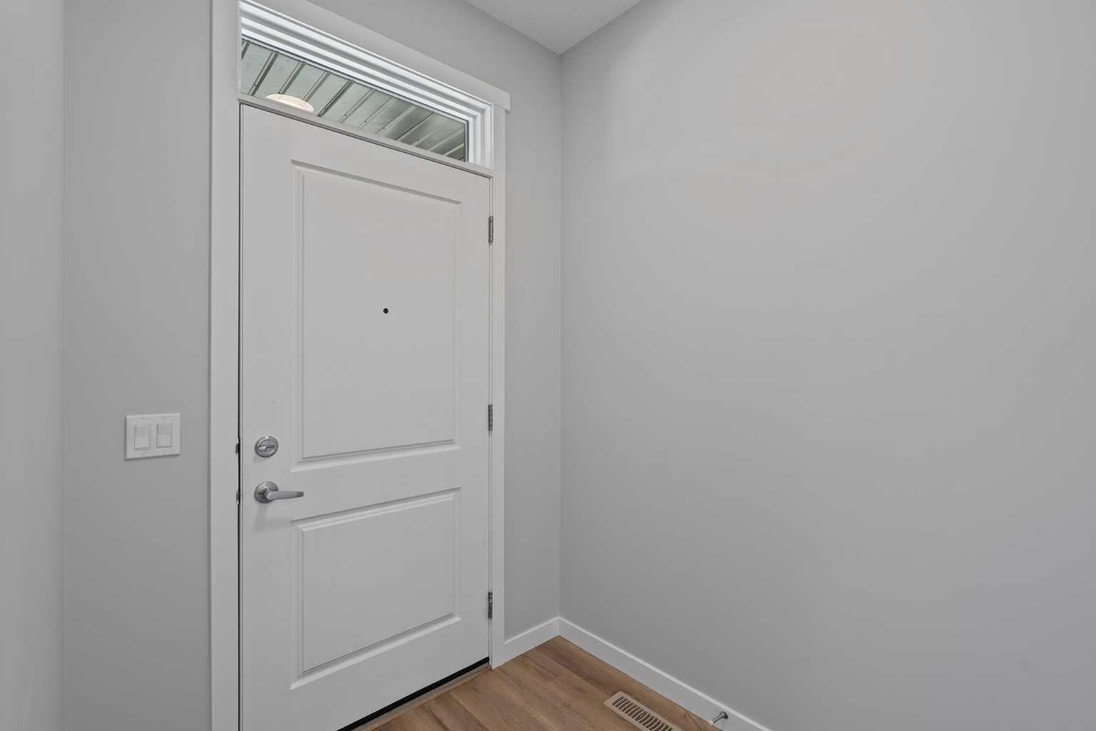 1006 Mahogany Boulevard SE — photo 2