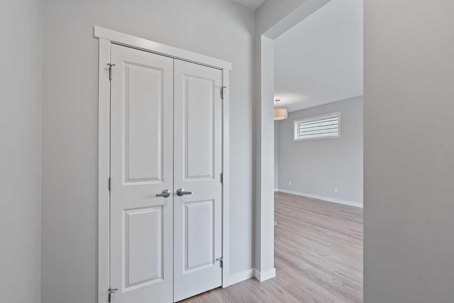 1006 Mahogany Boulevard SE — photo 3