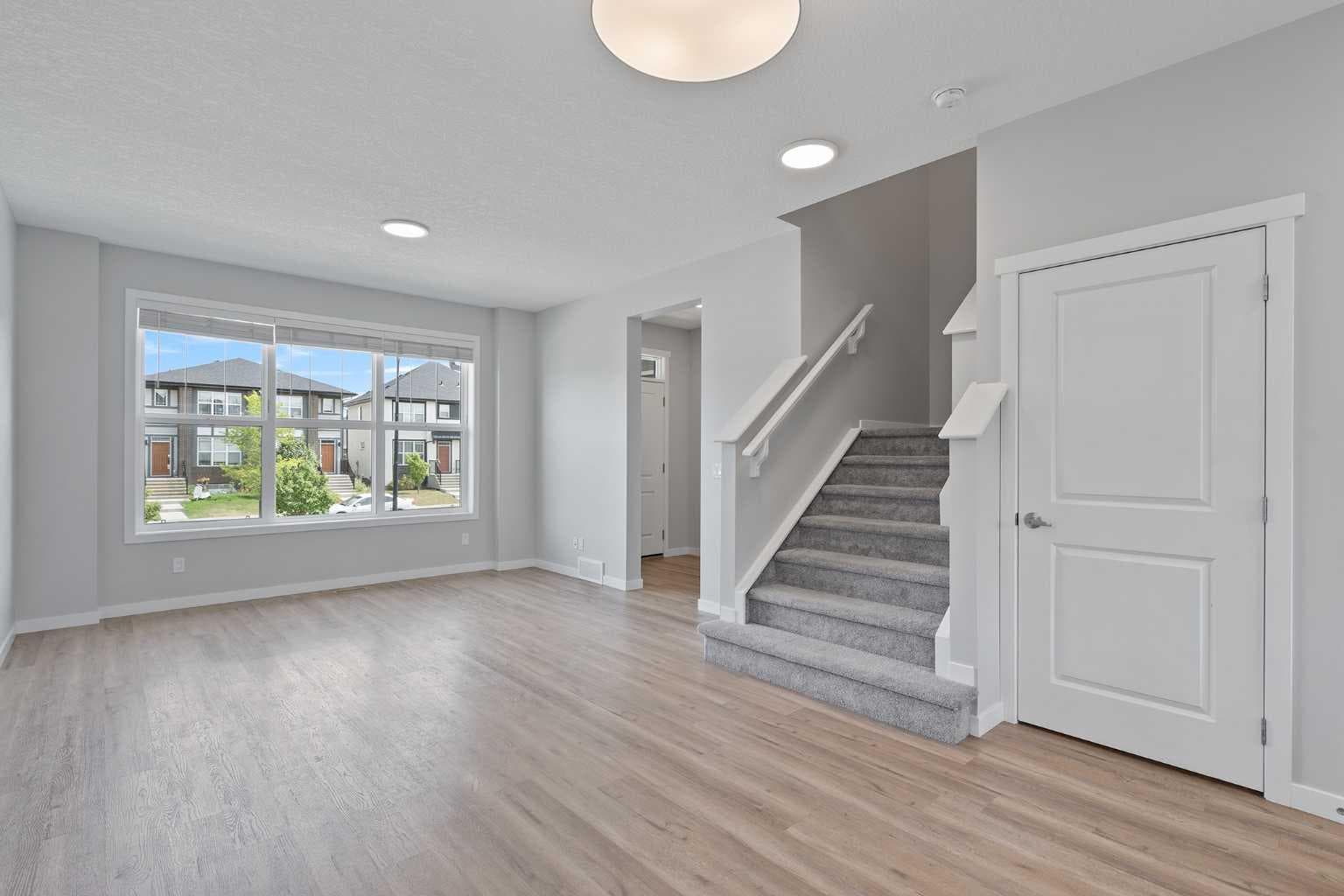 1006 Mahogany Boulevard SE — photo 4