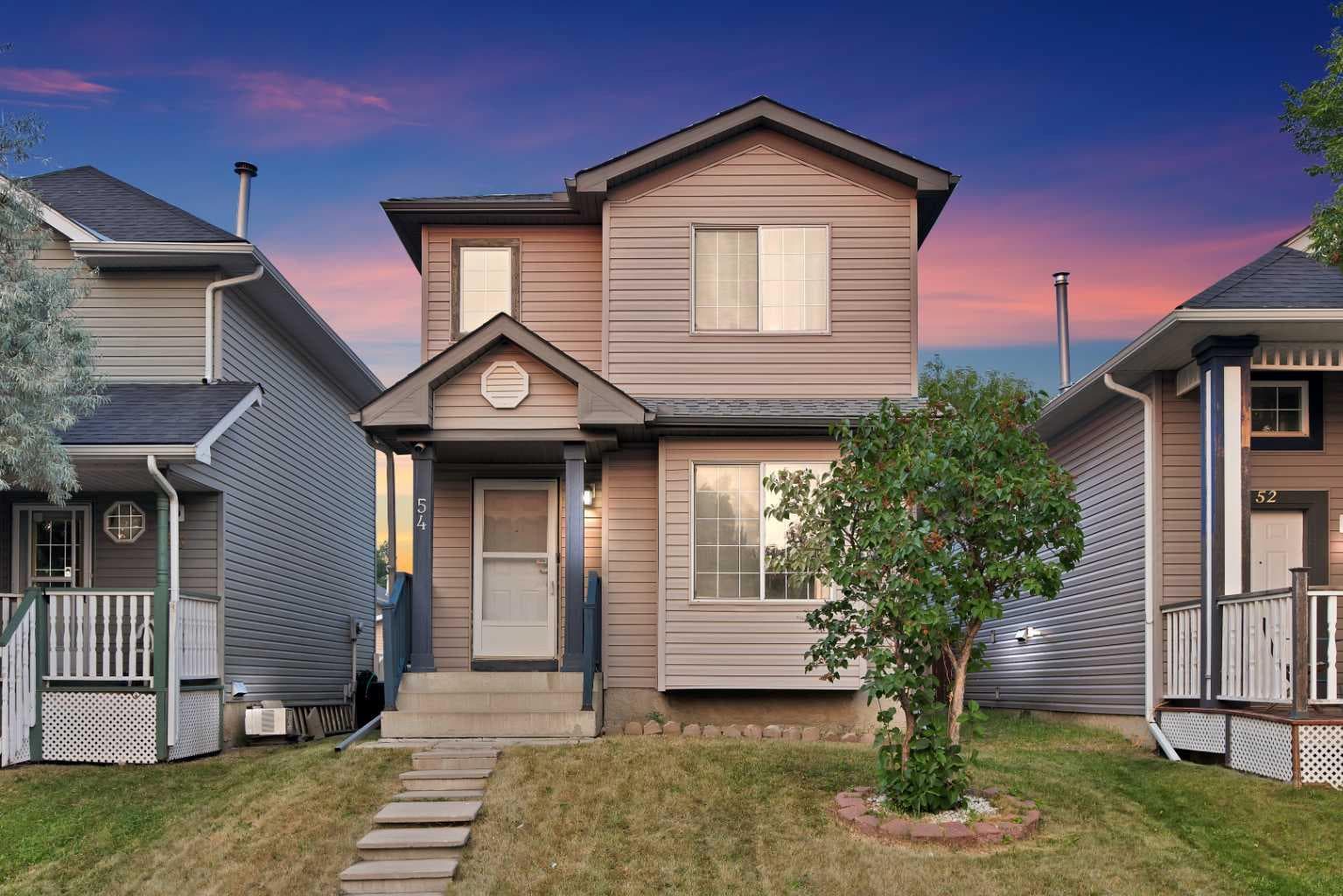 54 MARTINRIDGE Road NE — photo 1