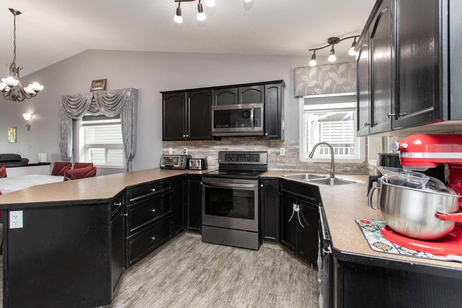 71 Vanier Drive — photo 4