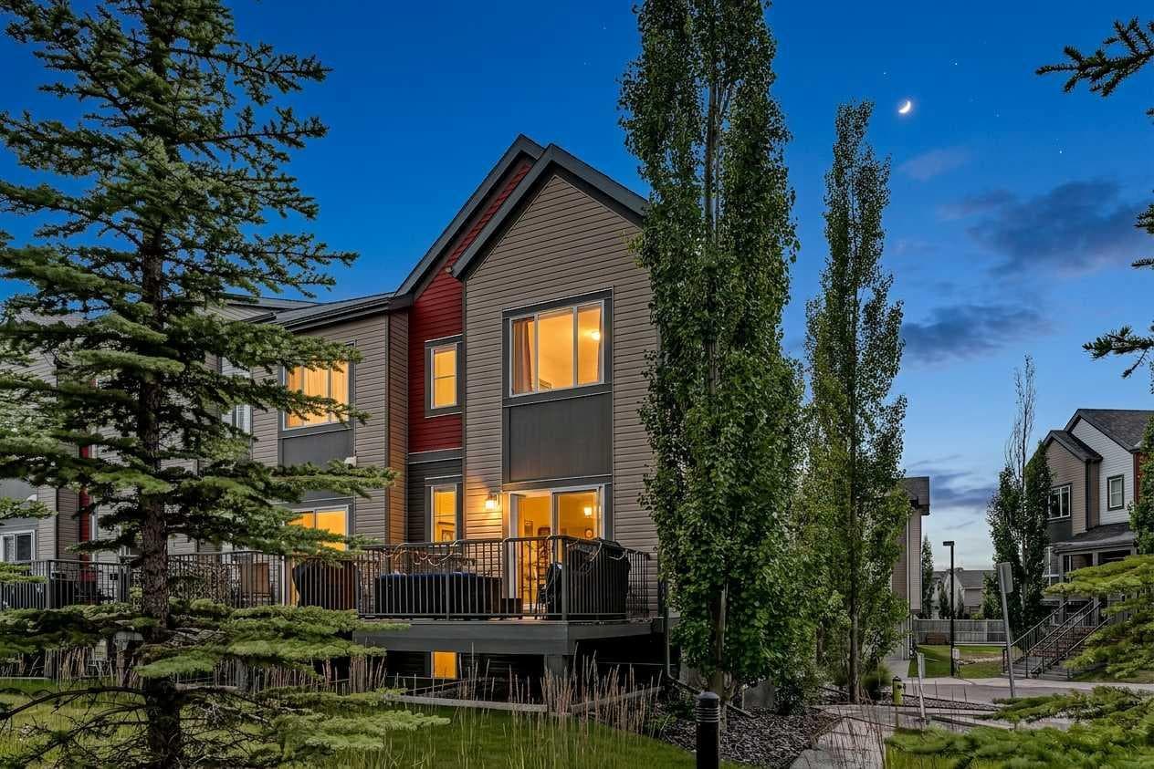 202 Copperpond Row SE — photo 2
