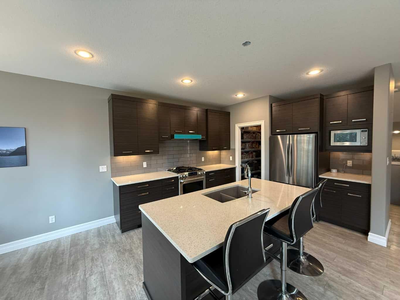 917 Canyonview Place W — photo 3