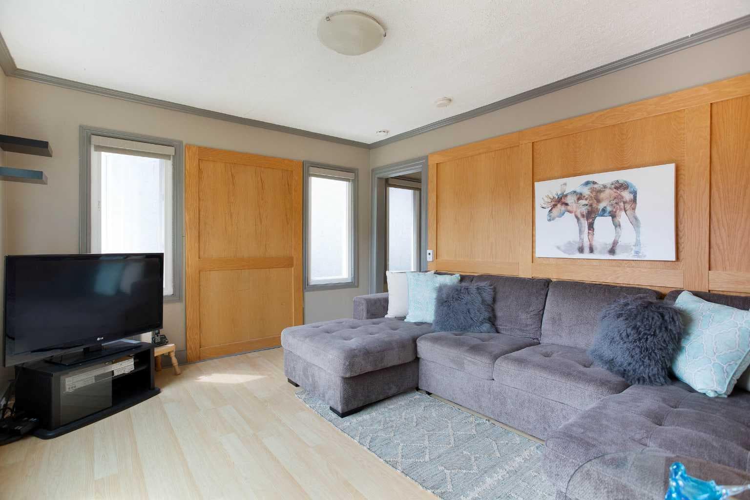 506 8 Avenue NE — photo 3