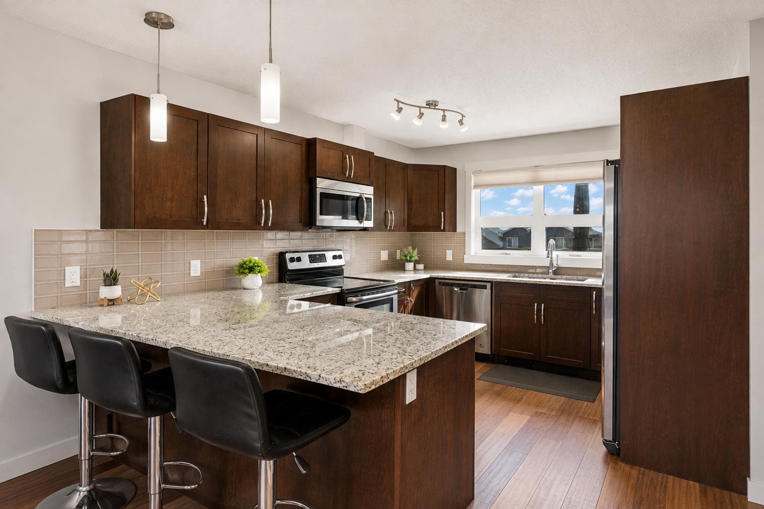 230 Covecreek Circle NE — photo 3