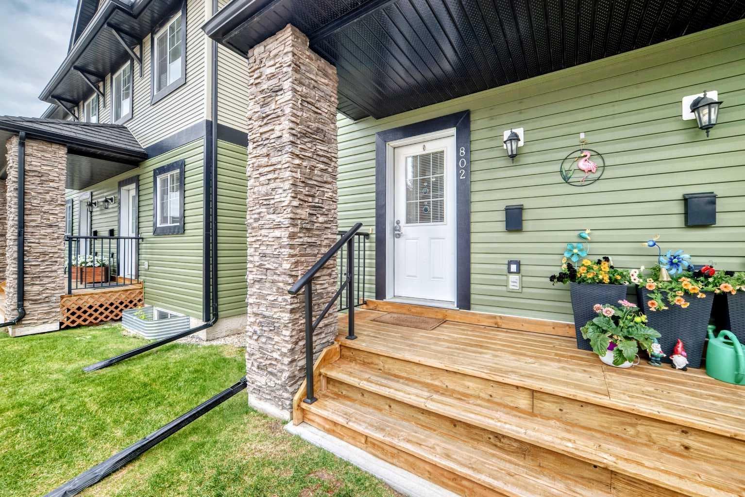 802, 140 Sagewood Boulevard SW — photo 2