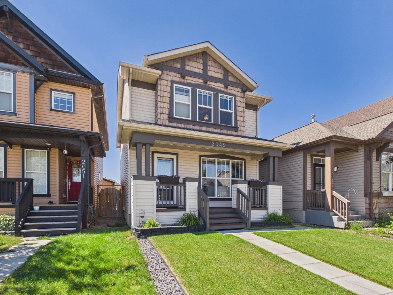 2049 New Brighton Gardens SE — photo 2
