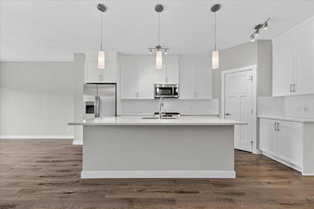 97 Seton Manor SE — photo 3