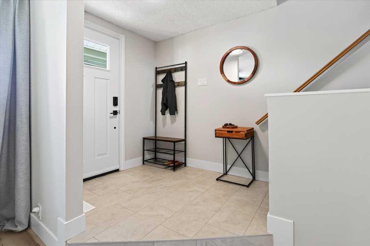 21 Woodhill Court SW — photo 4