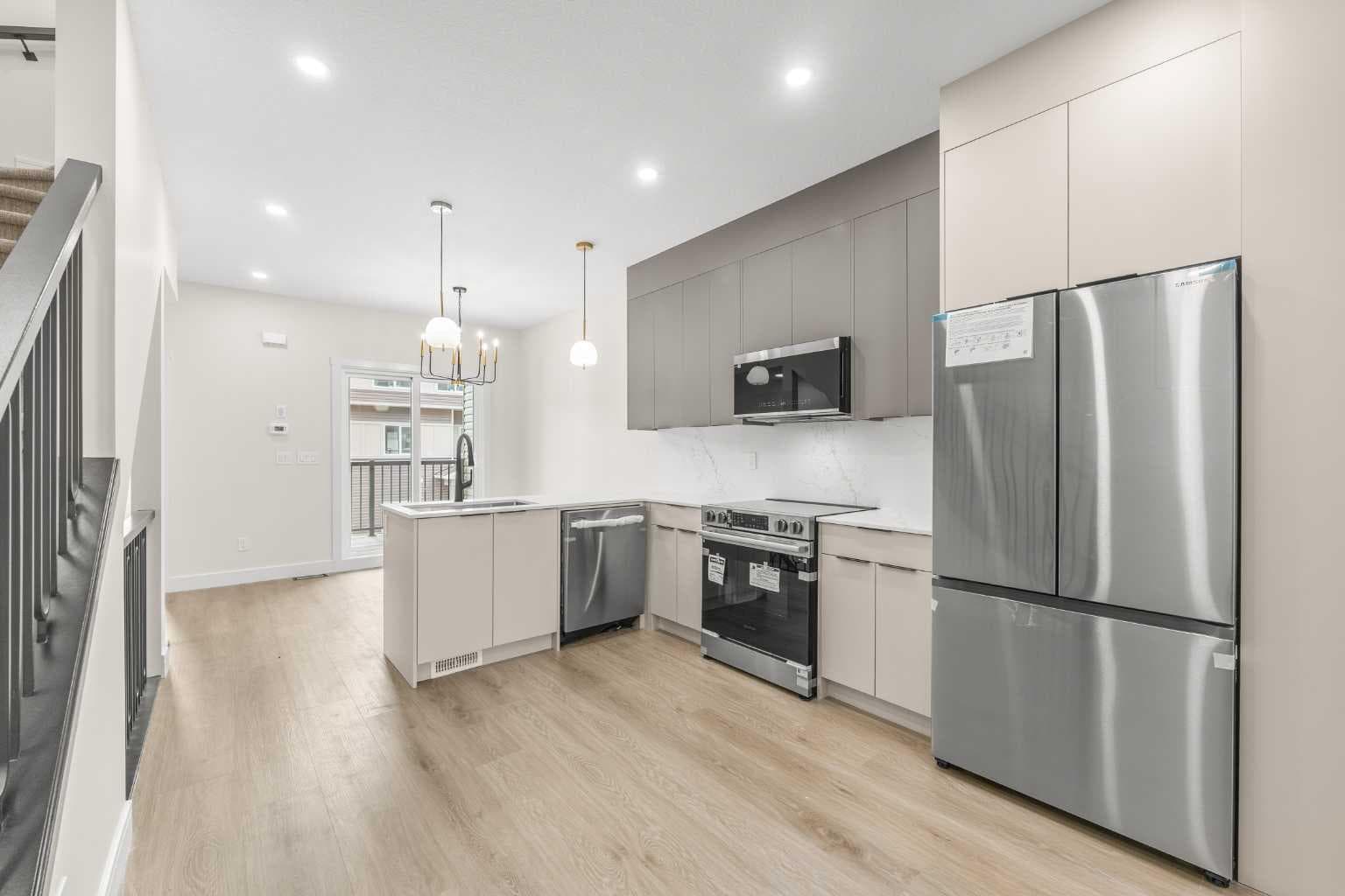 301, 67 Panatella Square NW — photo 3