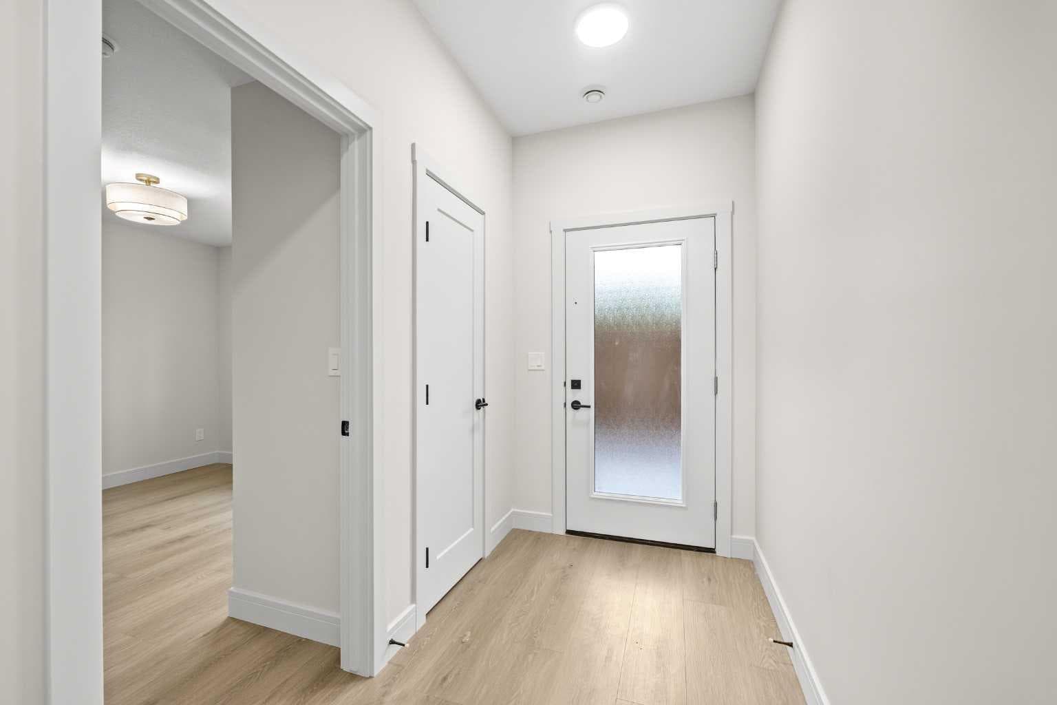 302, 67 Panatella Square NW — photo 3
