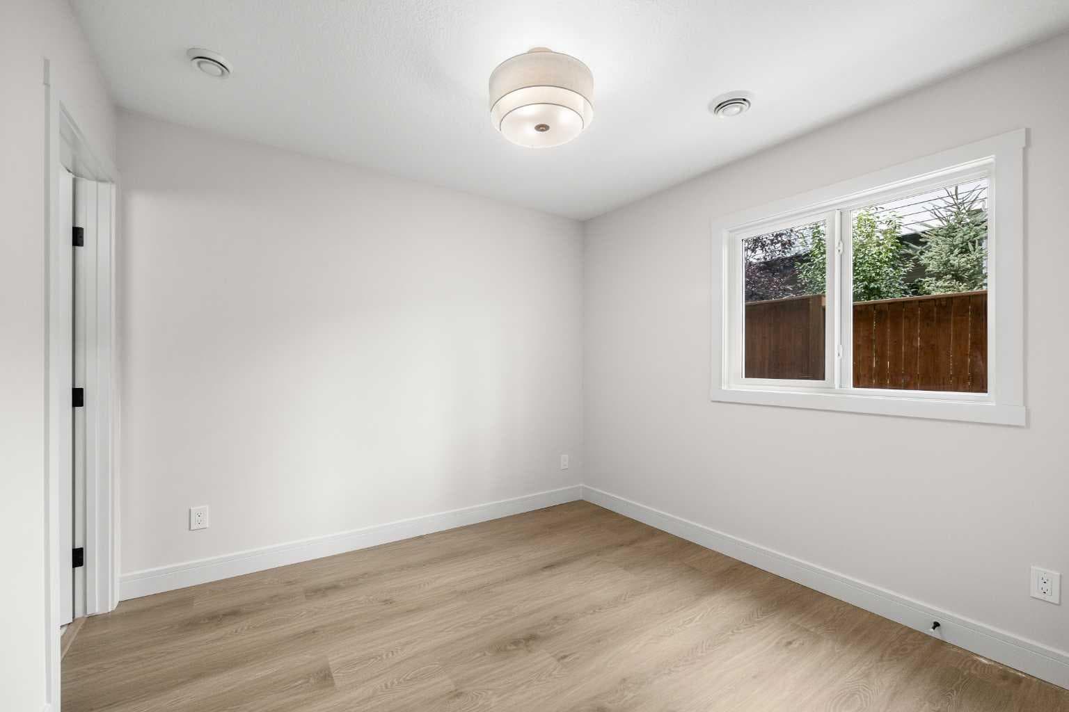 302, 67 Panatella Square NW — photo 4