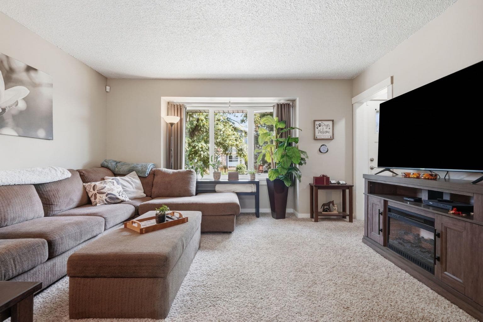 1037 Regal Crescent NE — photo 5
