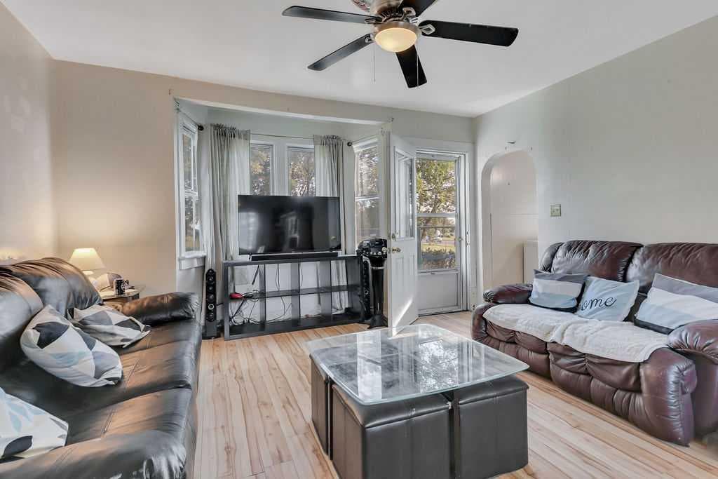 5156 47 Street — photo 3
