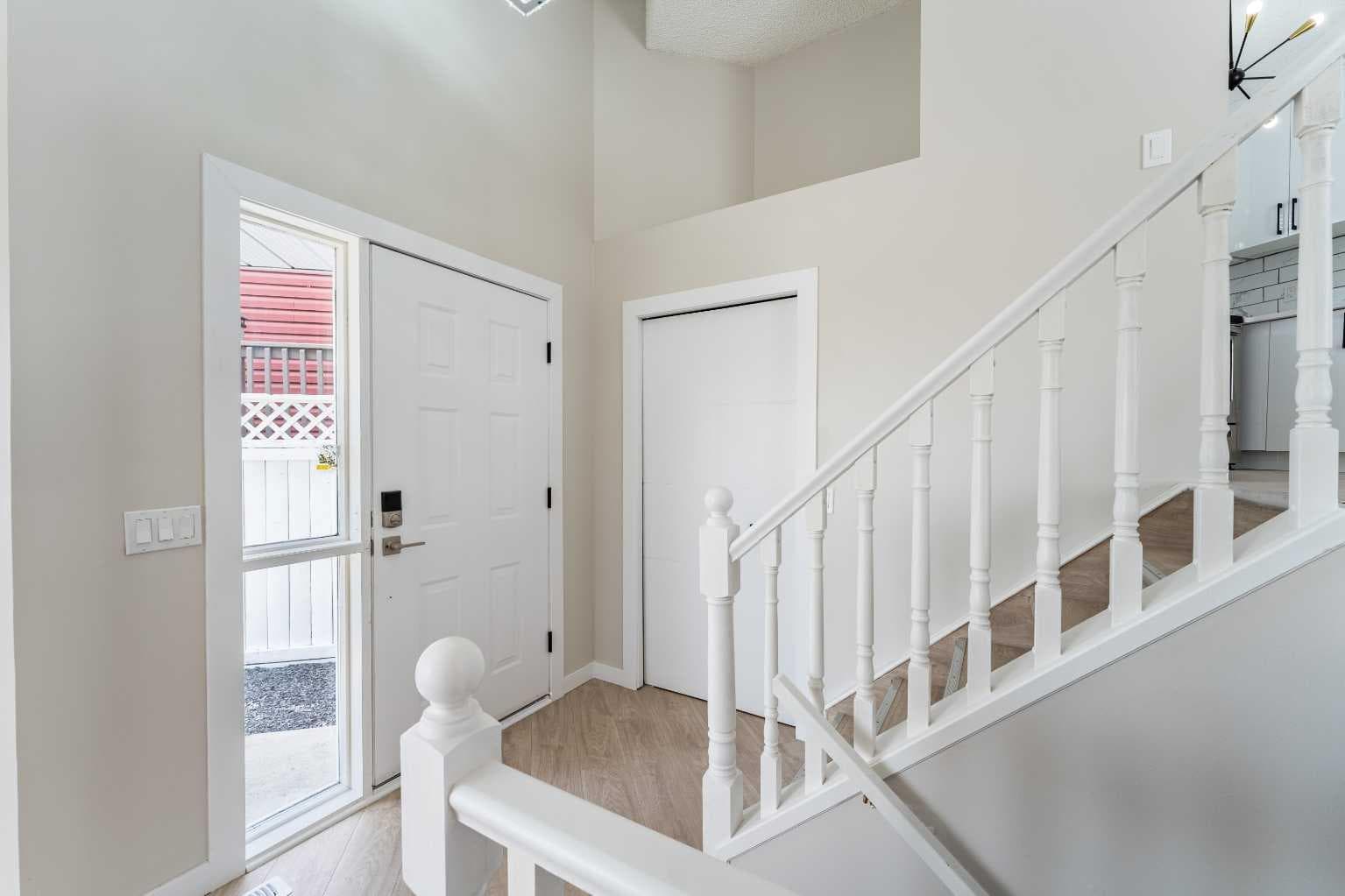 18 Falmere Way NE — photo 5