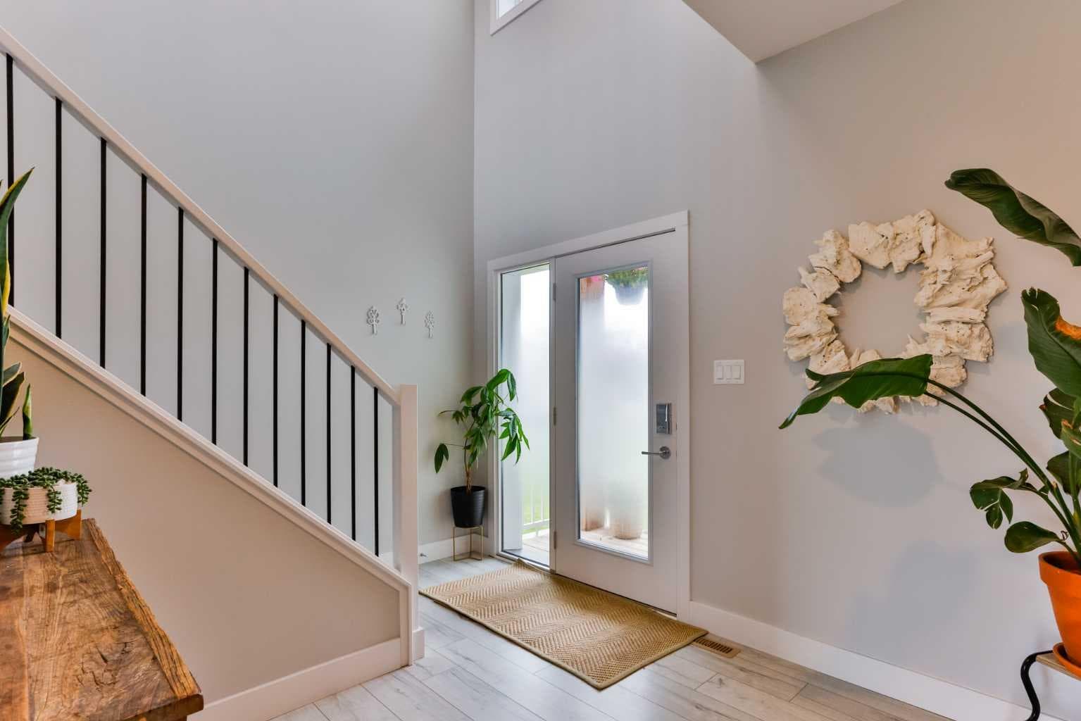 1222 Pacific Circle W — photo 2