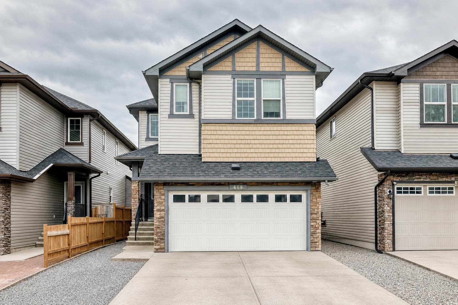 469 Skyview Shores Manor NE — photo 1