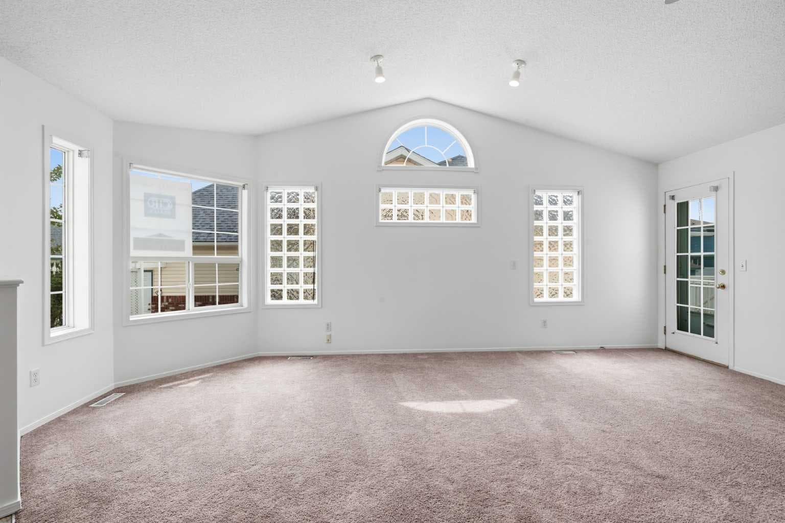 31, 12 Woodside Rise NW — photo 3