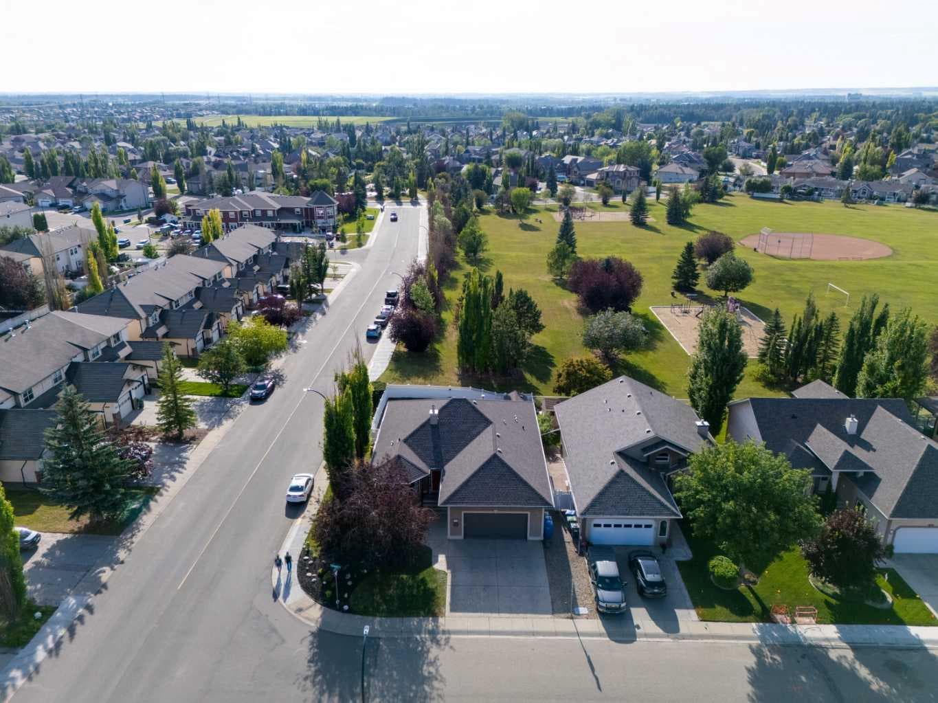125 Ainsworth Crescent — photo 3