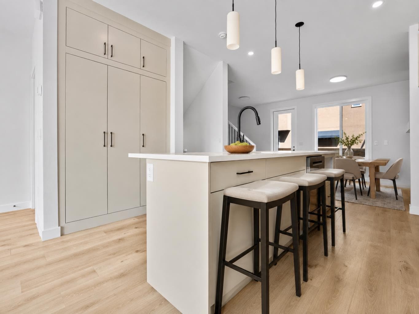 2354 7 Street NW — photo 4