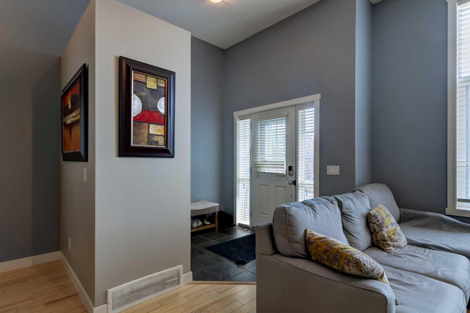 6 Elgin Meadows Road SE — photo 3