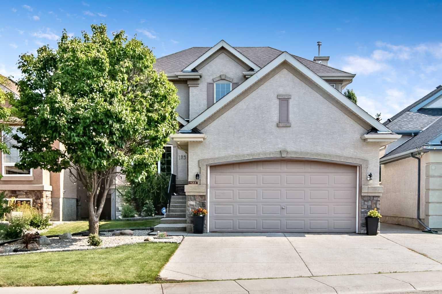 123 Cranwell Close SE — photo 1