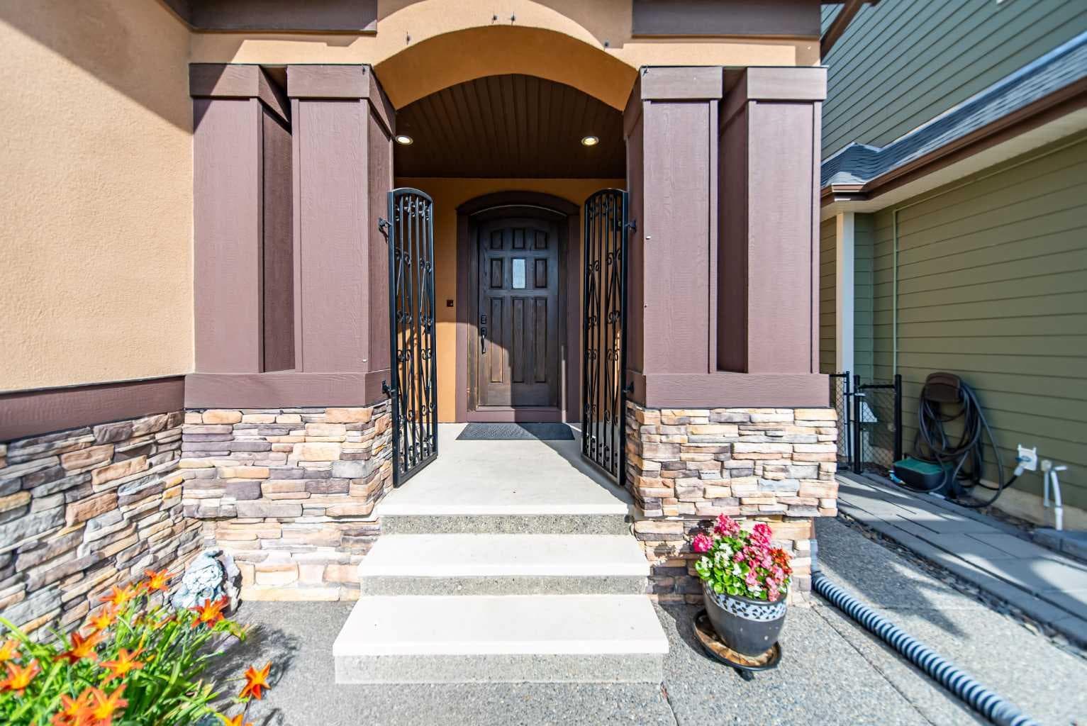 1109 Coopers Drive SW — photo 3