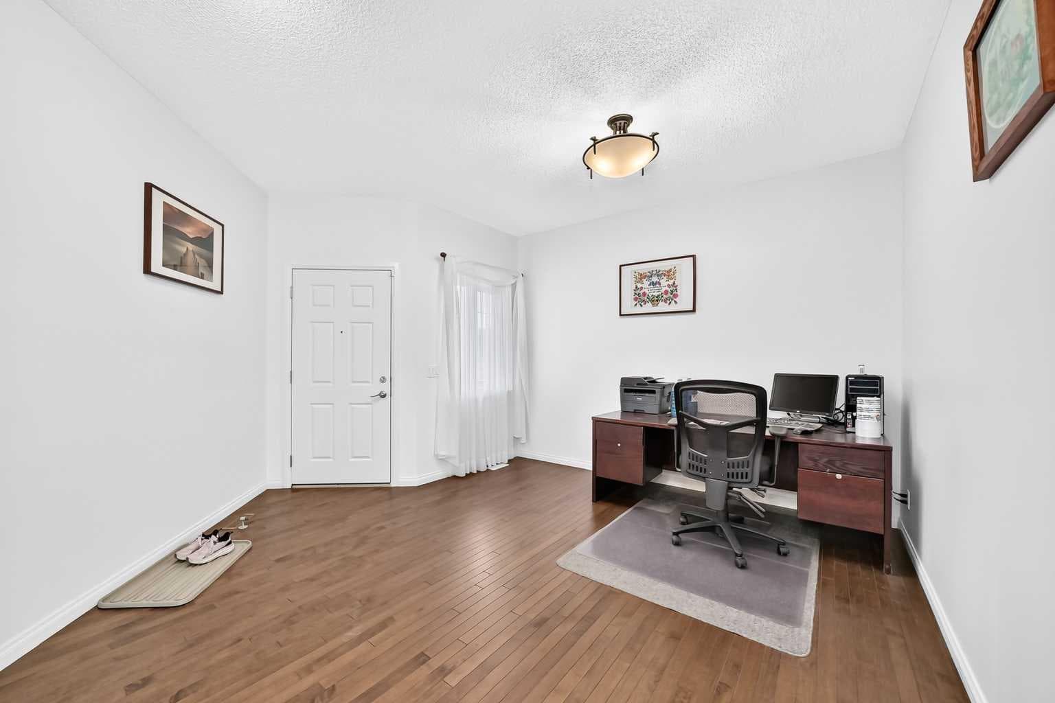 212 ASPENMERE Close — photo 4