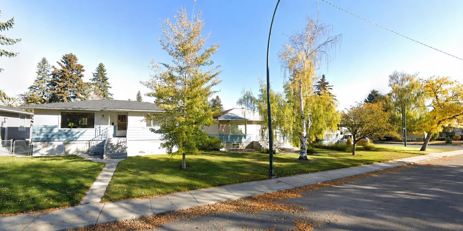 708 55 Avenue SW — photo 1