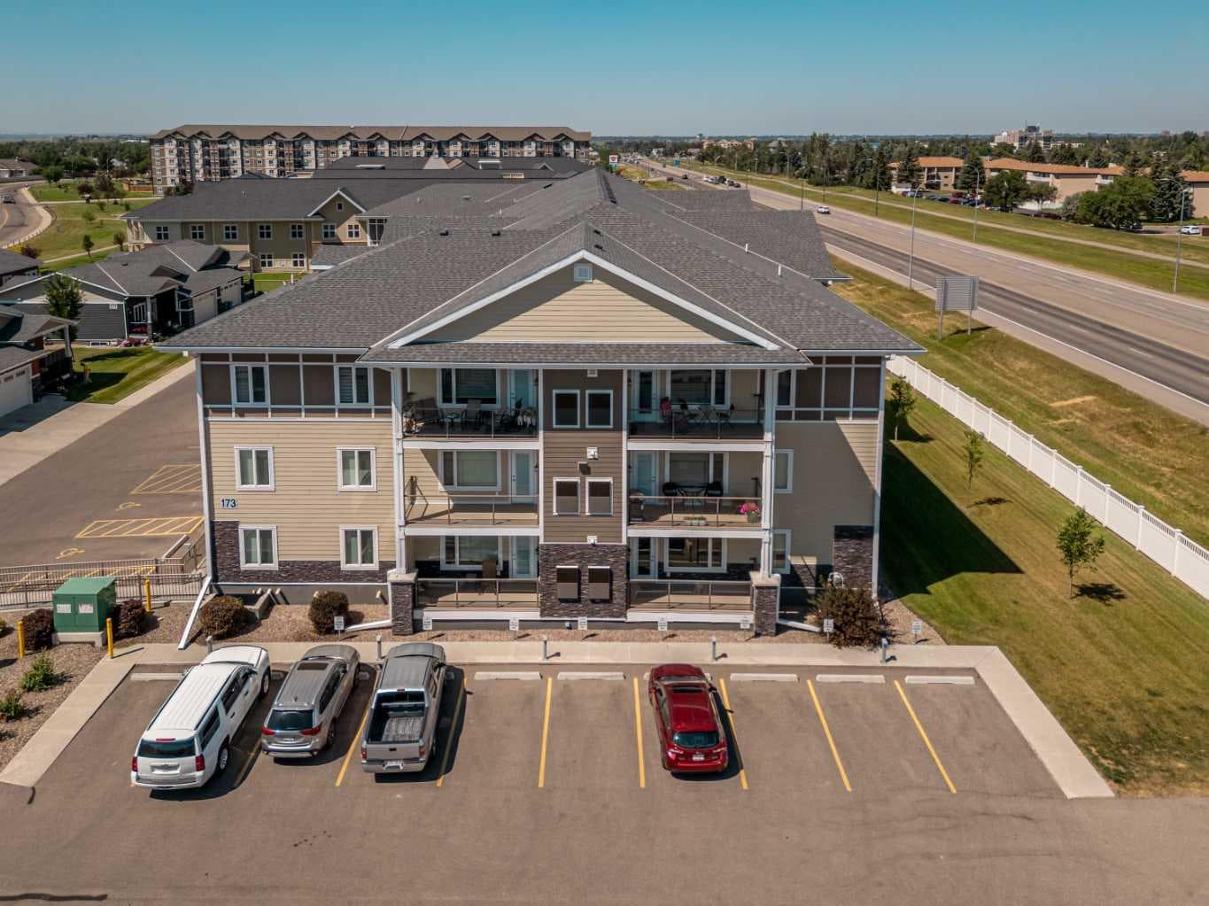 201, 173 Fairmont Boulevard S — photo 1