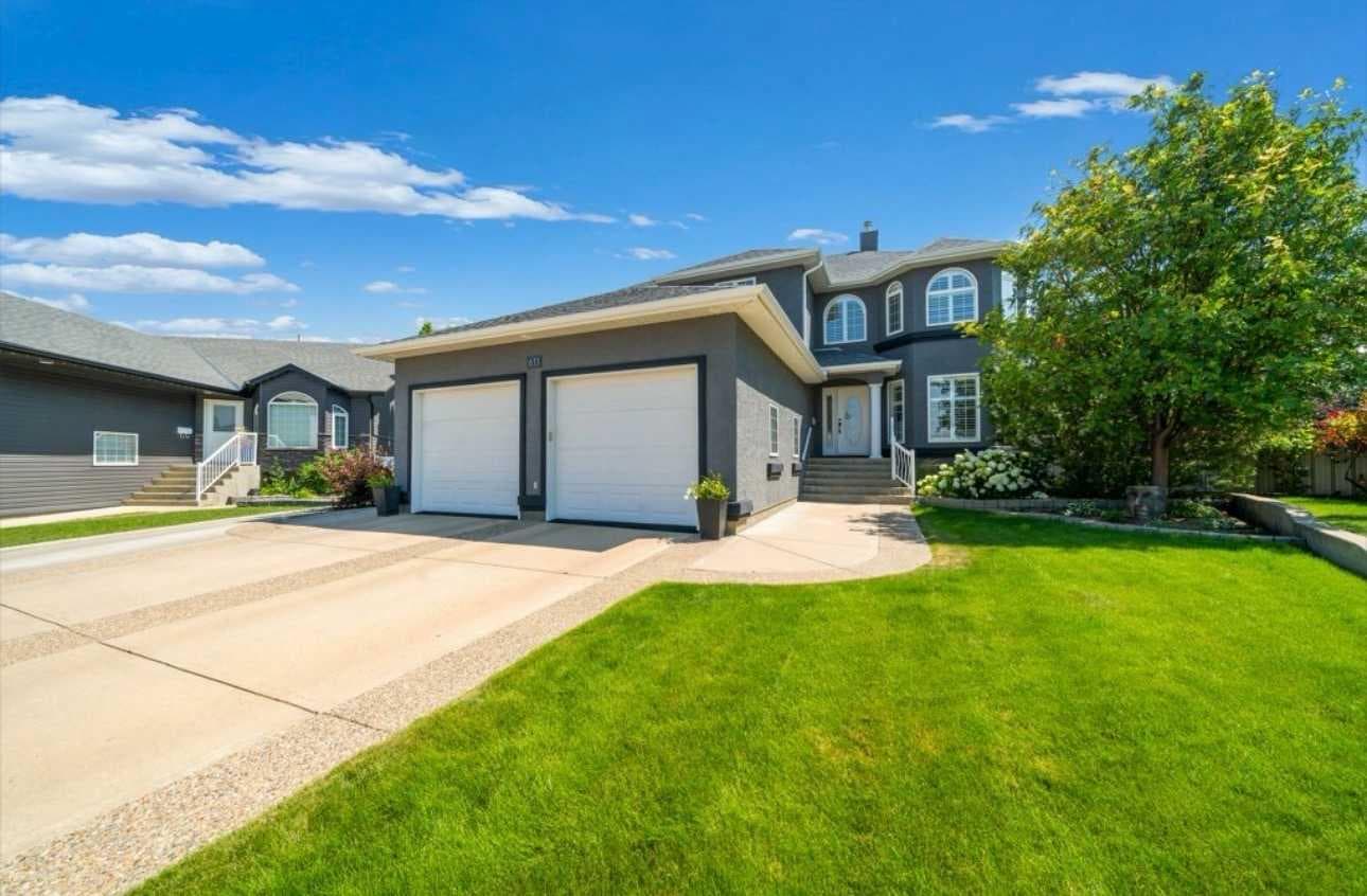 633 Spruce Way SE — photo 1