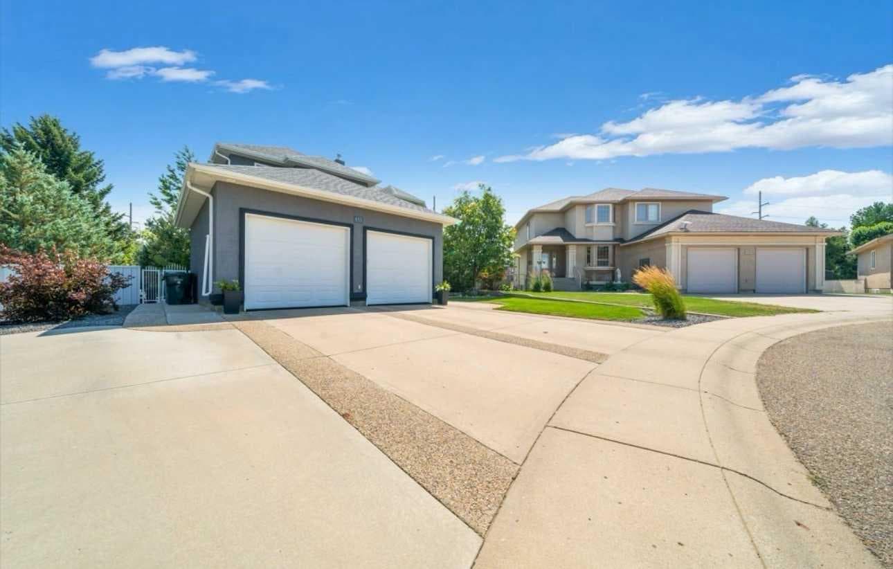 633 Spruce Way SE — photo 3