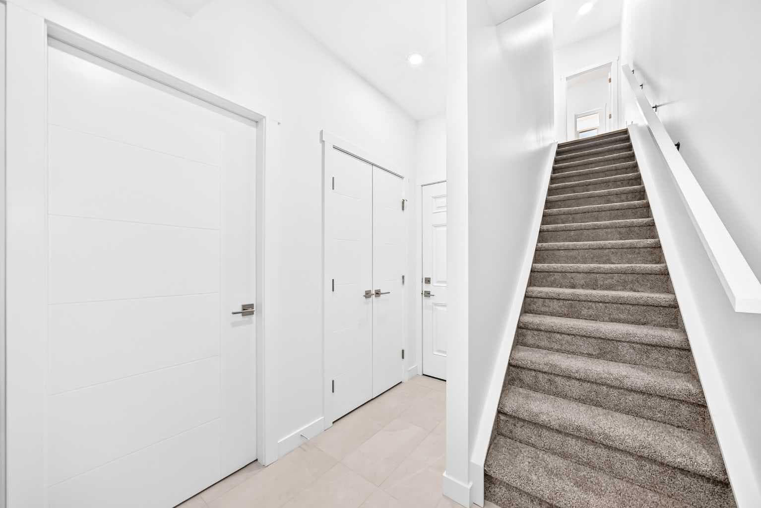 96, 145 Chelsea Mews — photo 3