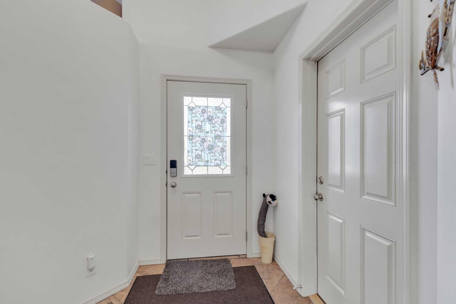 88 Valentine Crescent — photo 5