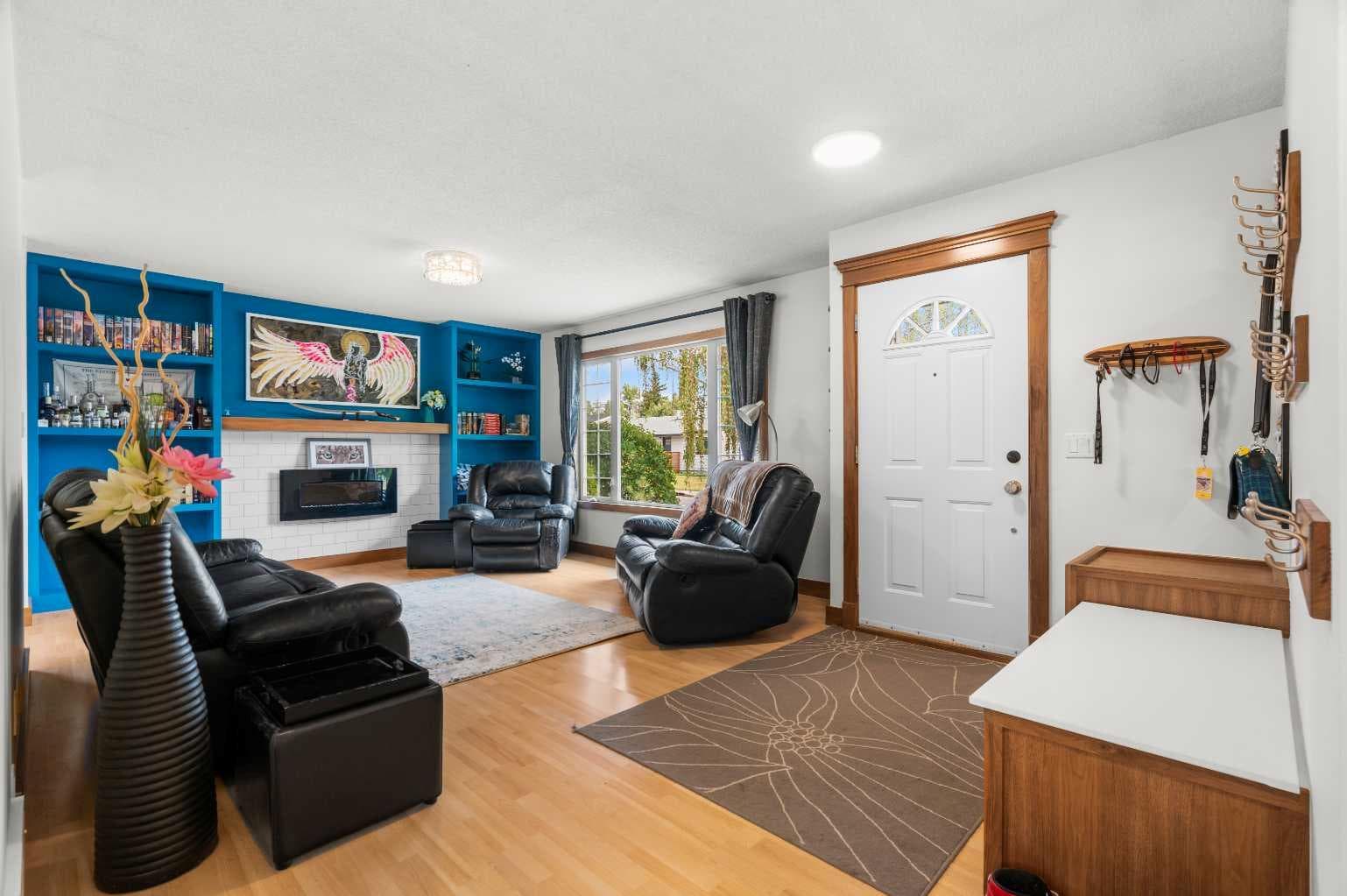 613 Olympia Crescent SE — photo 4