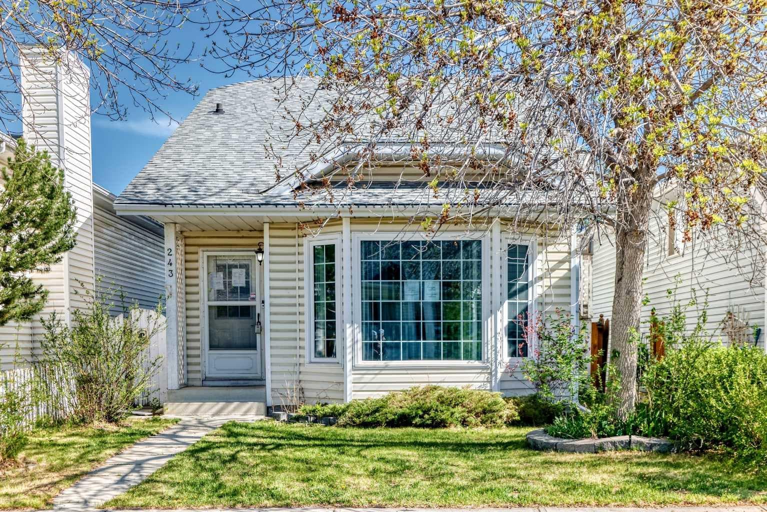 243 Erin Meadow Close — photo 1
