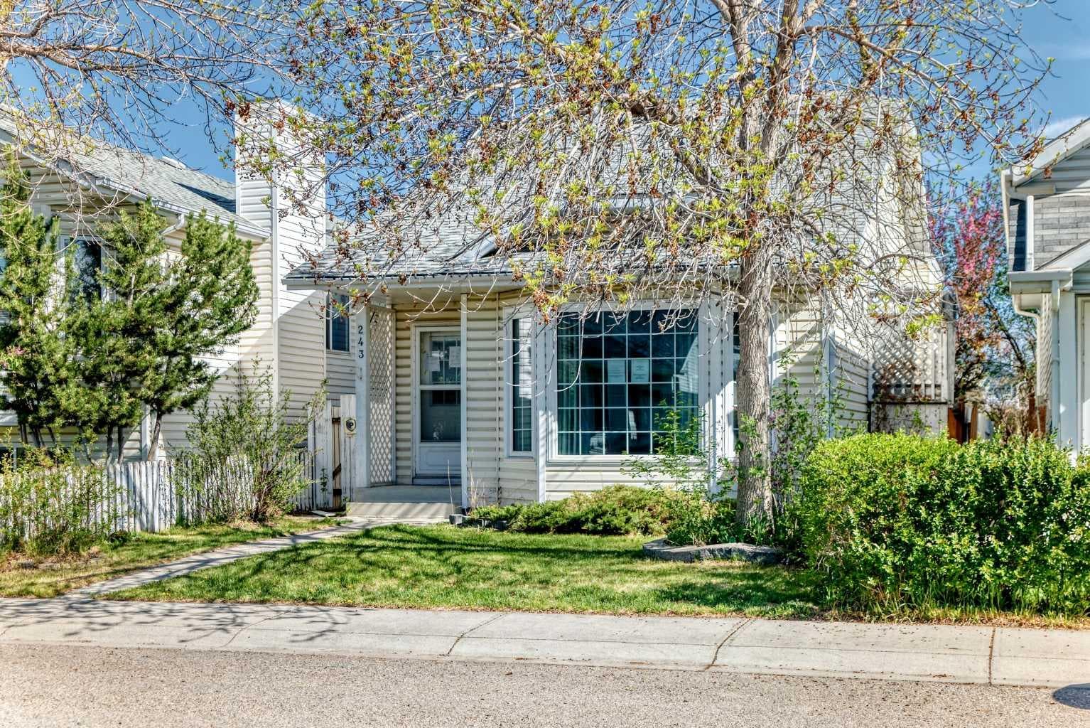243 Erin Meadow Close — photo 2