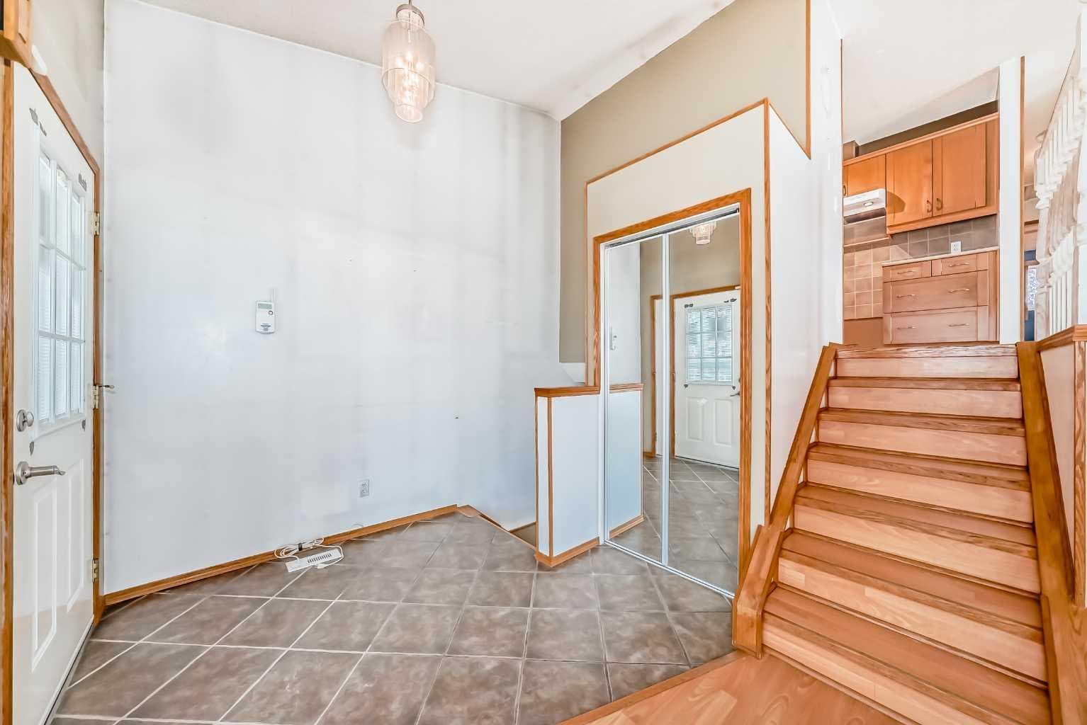 243 Erin Meadow Close — photo 5