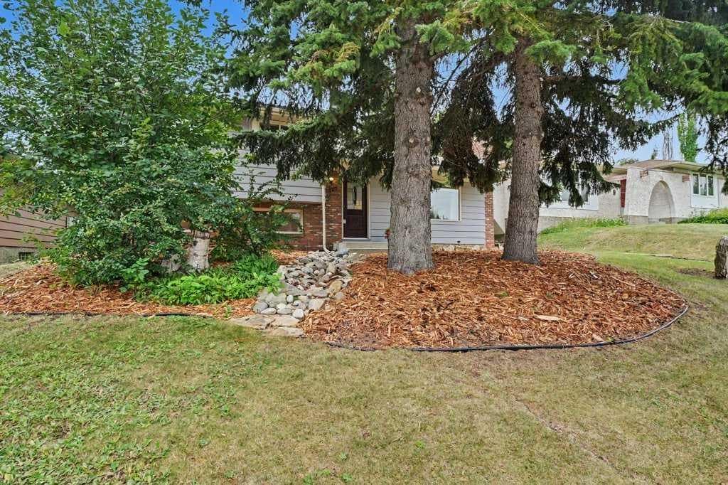 727 120 Avenue SW — photo 4