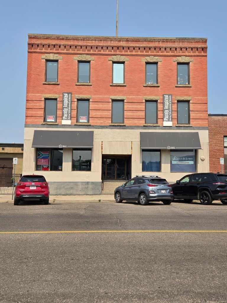 200, 1239 2 Avenue S — photo 1