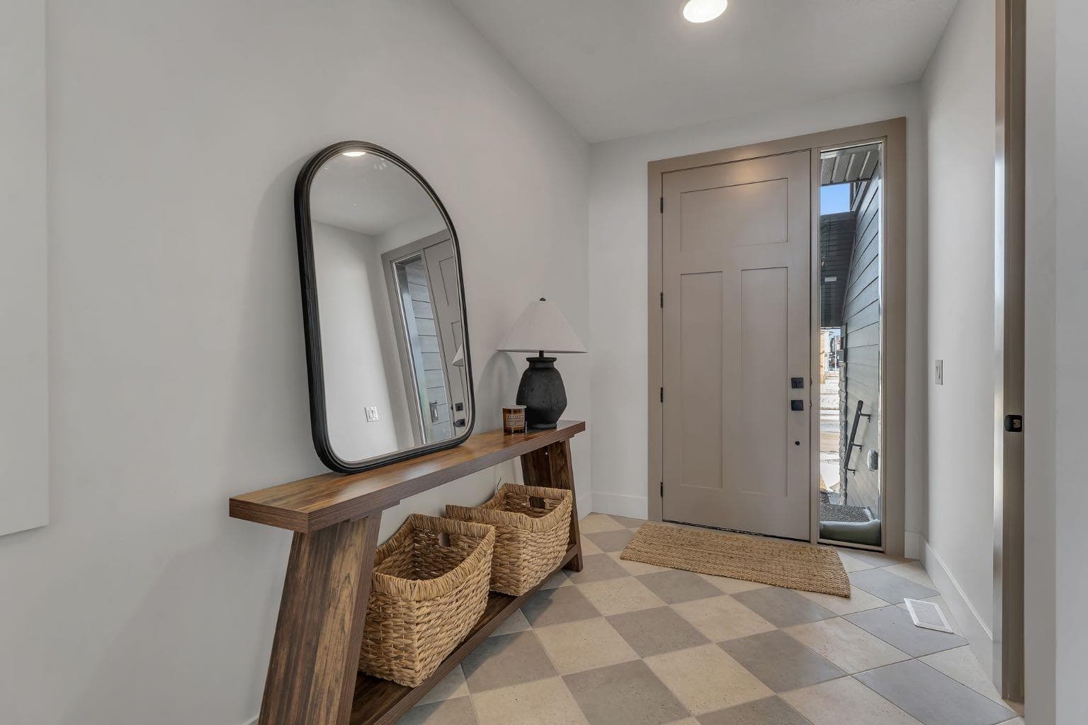 2044 Waterbury Road — photo 3