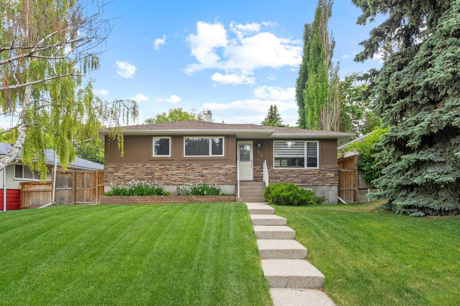 315 45 Avenue SW — photo 1