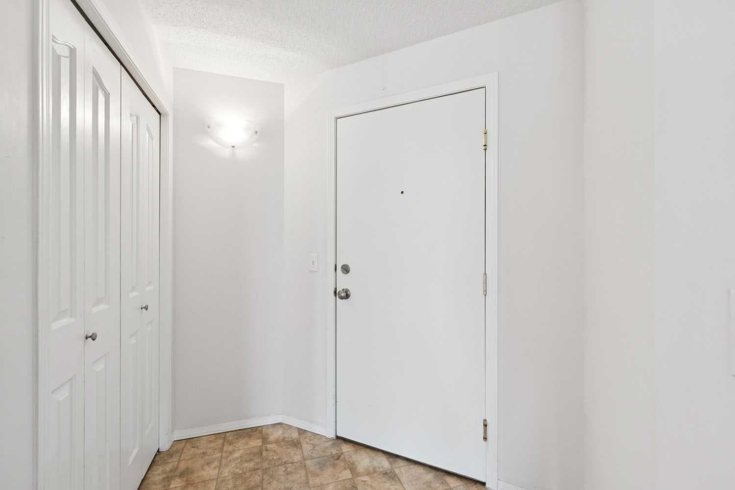 1301, 604 8 Street SW — photo 5