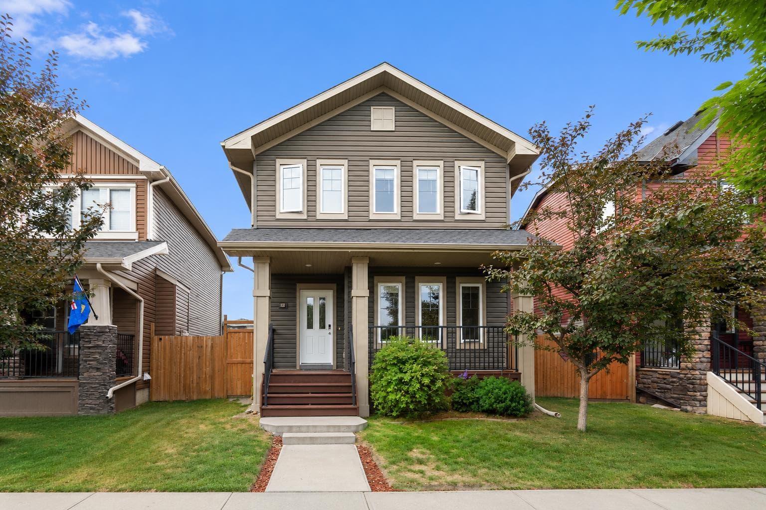 2449 Ravenswood View SE — photo 1