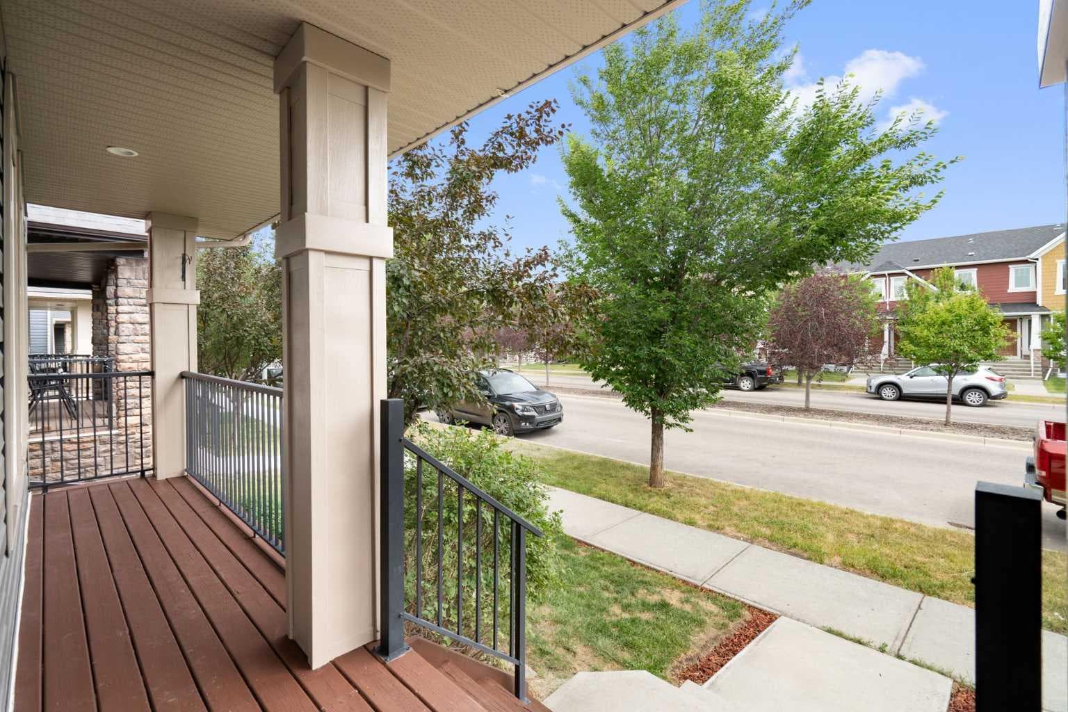 2449 Ravenswood View SE — photo 3