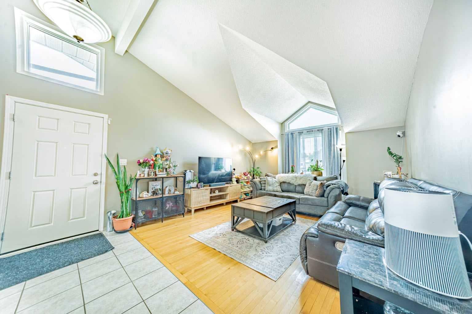 27 Escott Close — photo 4