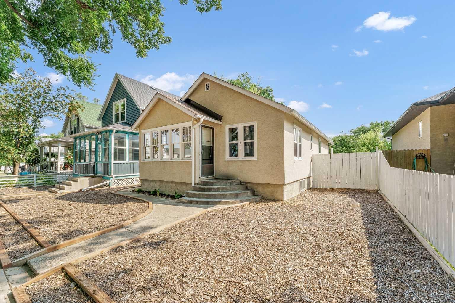 953 5 Street SE — photo 4