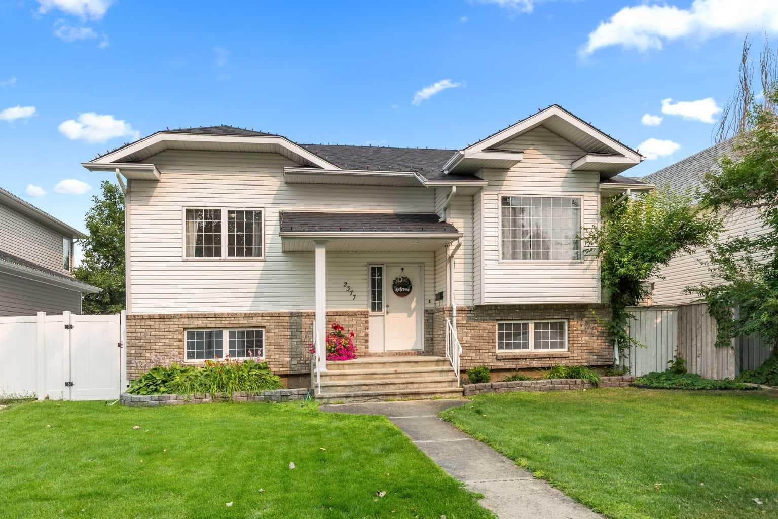 2377 Hawthorne Avenue NE — photo 1